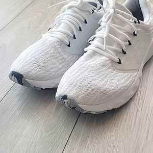 Under Armour Charged Shoe